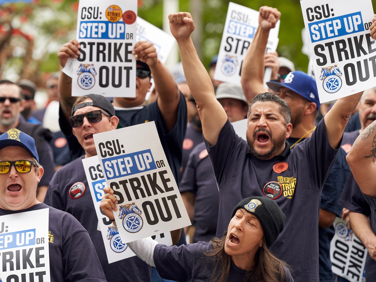 California lawmakers want to ban anti-union meetings at work — and Newsom agrees